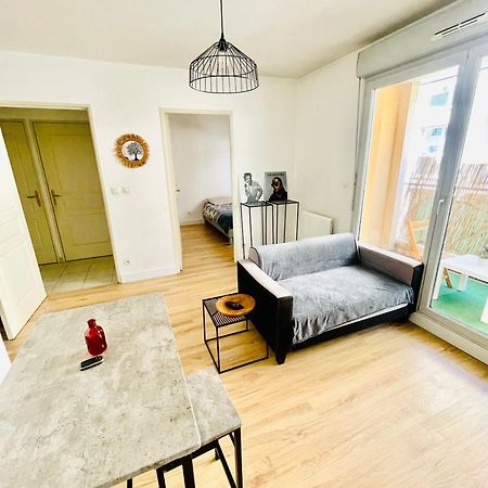 Appartement Avec Place De Parking Et Piscine Villefranche-sur-Saône Екстериор снимка