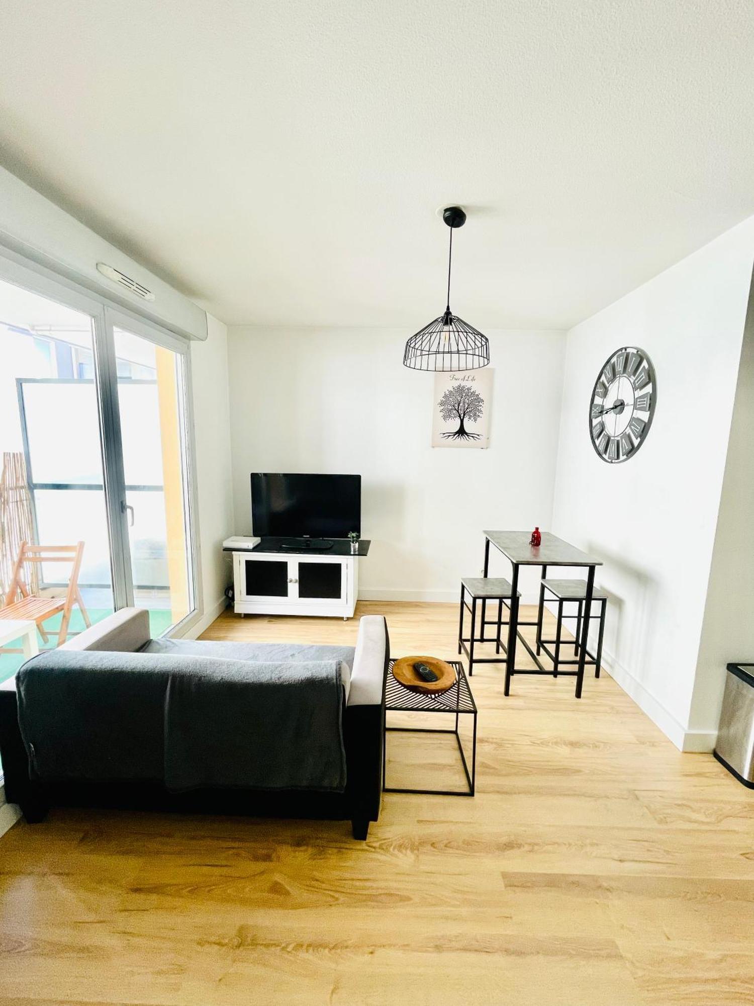 Appartement Avec Place De Parking Et Piscine Villefranche-sur-Saône Екстериор снимка